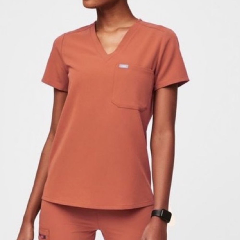 Catarina One-Pocket Scrub Top || Terracotta || Figs